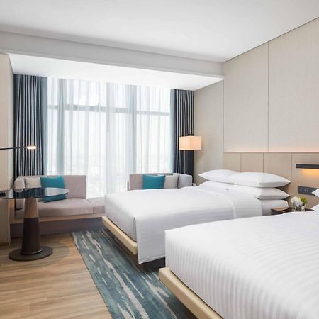 Courtyard By Marriott Shenzhen Bao'An Hotell Exteriör bild