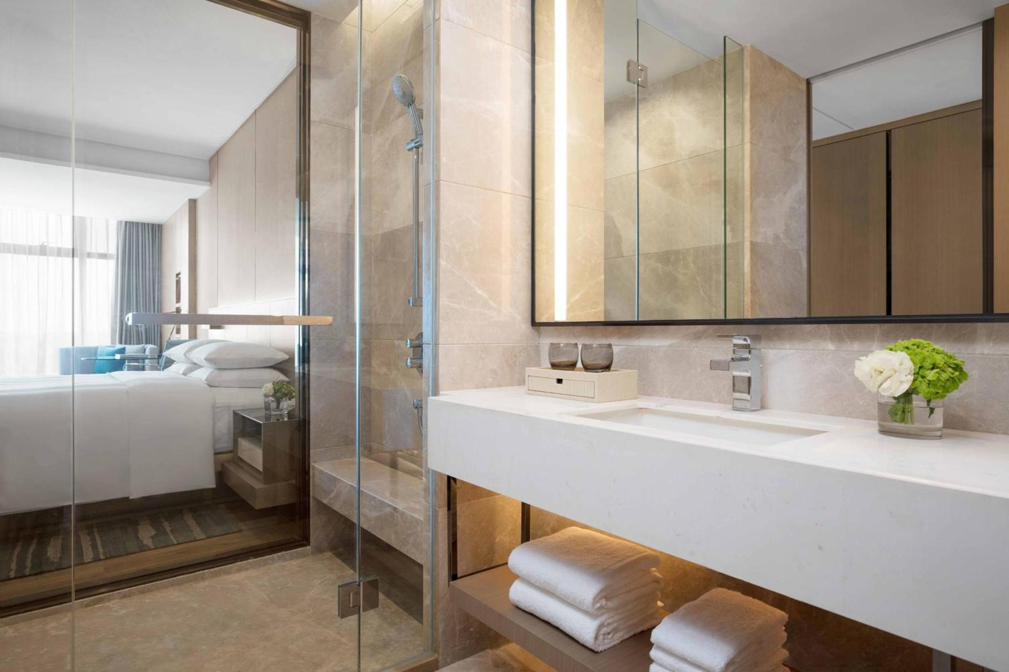 Courtyard By Marriott Shenzhen Bao'An Hotell Exteriör bild