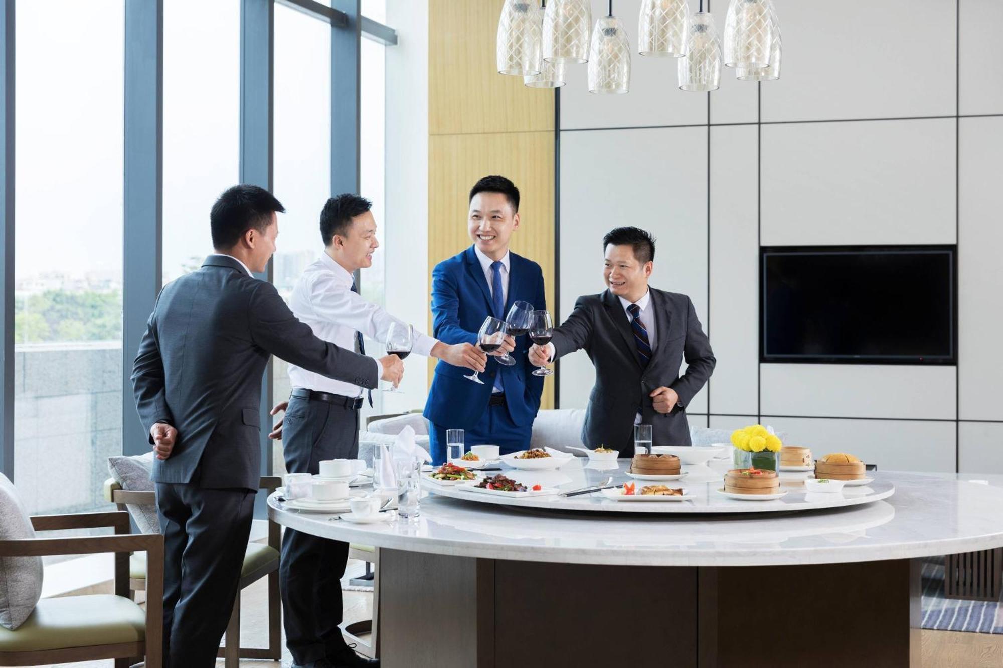 Courtyard By Marriott Shenzhen Bao'An Hotell Exteriör bild