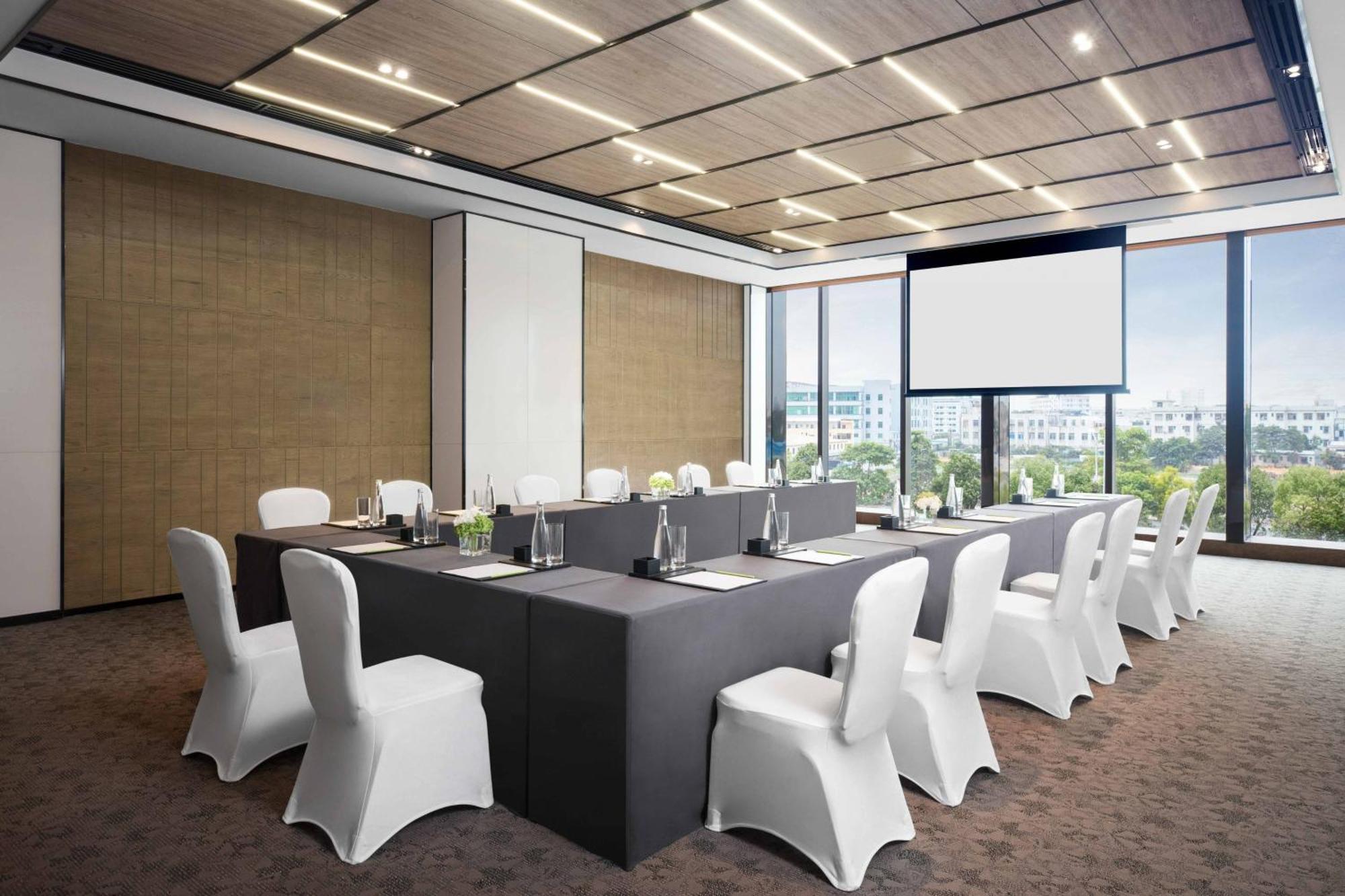 Courtyard By Marriott Shenzhen Bao'An Hotell Exteriör bild
