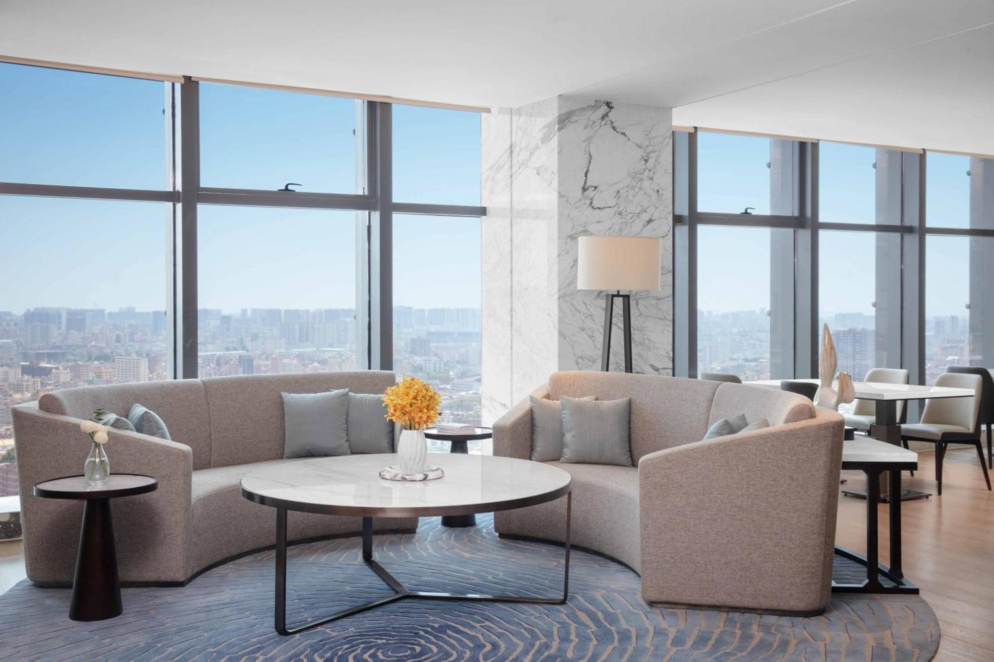 Courtyard By Marriott Shenzhen Bao'An Hotell Exteriör bild