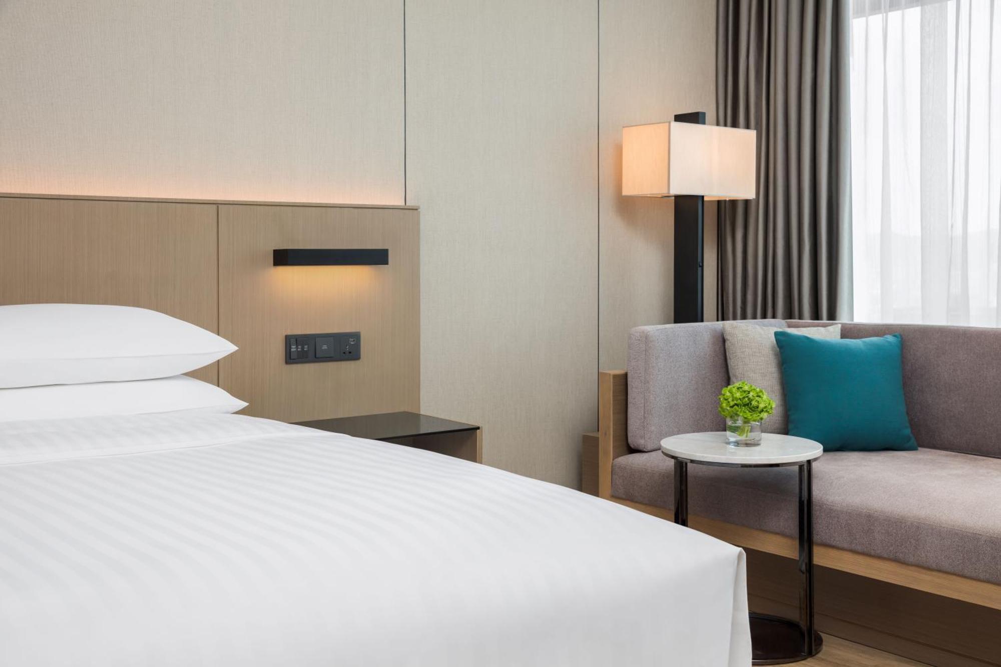 Courtyard By Marriott Shenzhen Bao'An Hotell Exteriör bild