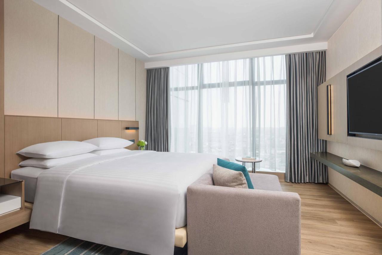 Courtyard By Marriott Shenzhen Bao'An Hotell Exteriör bild