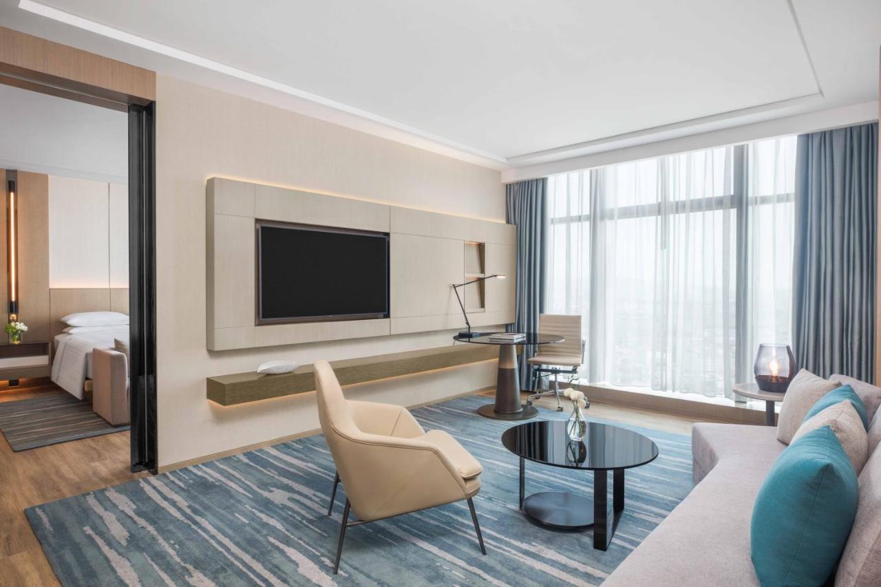 Courtyard By Marriott Shenzhen Bao'An Hotell Exteriör bild